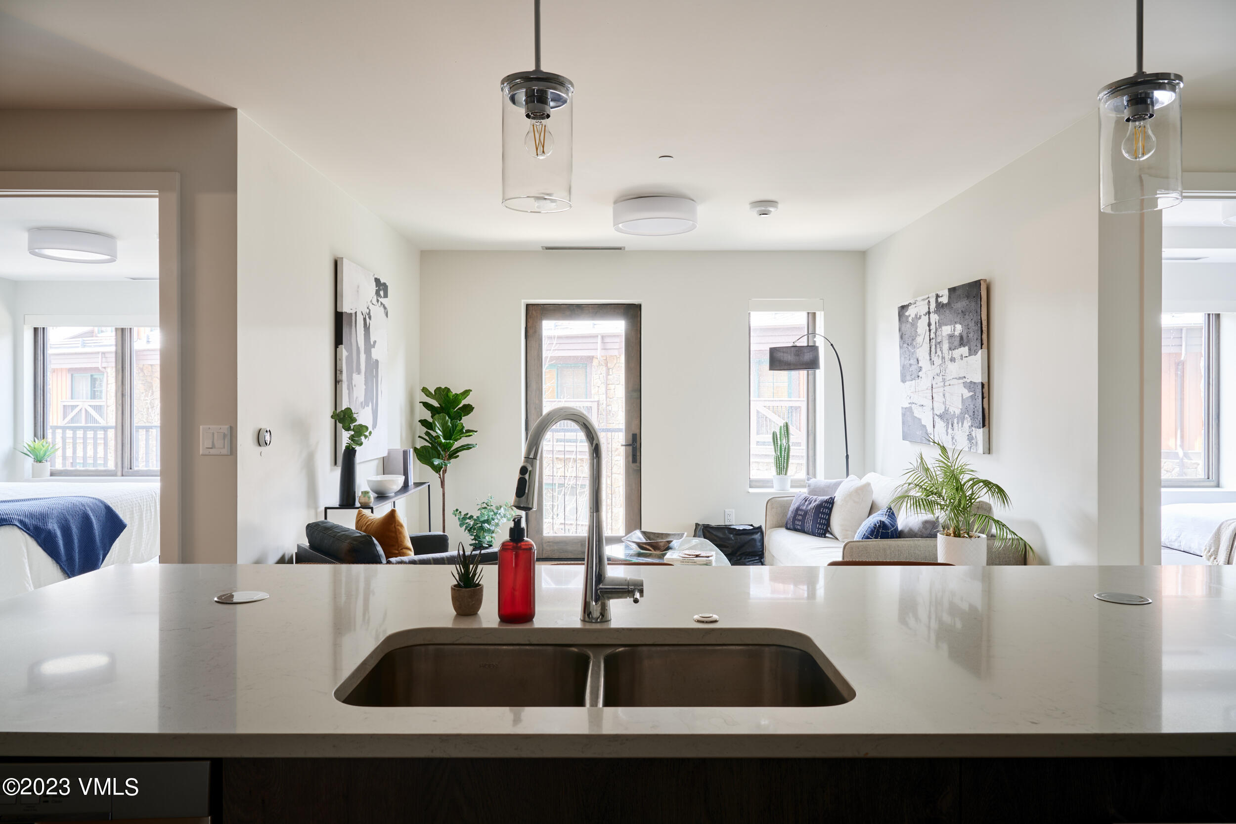 430 South Frontage Road East, Unit RUN Vail, CO 81657 - Photo 4 of 28 FFCO-Altus Local-ResidenceG-IanWarren-We