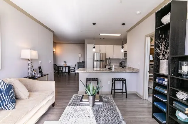 $1,912 | 1000 Ashwood Parkway, Unit 1239, Dunwoody, GA 30338