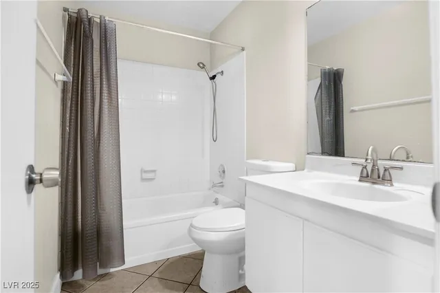 $2,400 | 3991 Redwood Street, Las Vegas, NV 89103