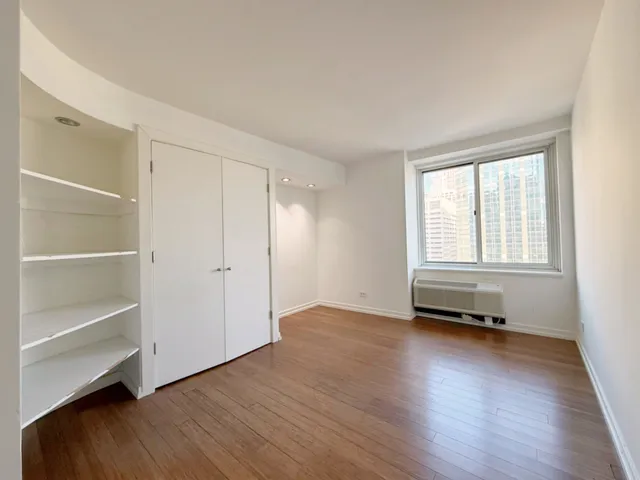 $6,500 | 211 East Ohio Street, Unit 2707, Chicago, IL 60611