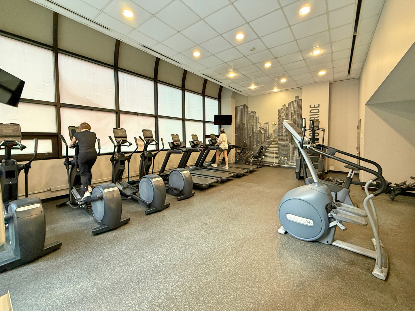 211 East Ohio Street, Unit 2707 Chicago, IL 60611 - Photo 35 of 43 a view of a room with gym equipment