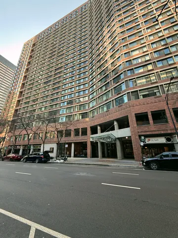 $6,500 | 211 East Ohio Street, Unit 2707, Chicago, IL 60611