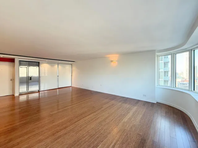 $6,500 | 211 East Ohio Street, Unit 2707, Chicago, IL 60611