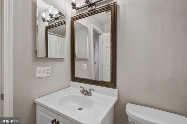 $956,000 | 21424 Alum Creek Court, Ashburn, VA 20147