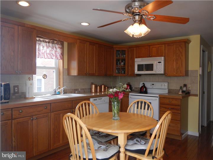 920 Kingsman Road Boothwyn, PA 19061 - Photo 5 of 19 Kitchen