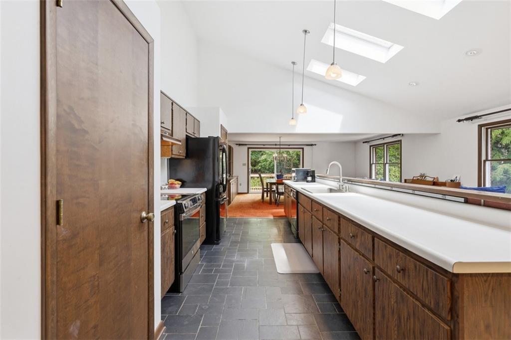 9531 Orchard Road Pittsburgh, PA 15237 - Photo 13 of 46 Gallery Image 13