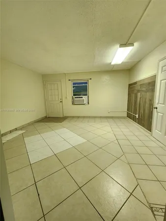 $1,100 | Sebring, Sebring, FL 33870