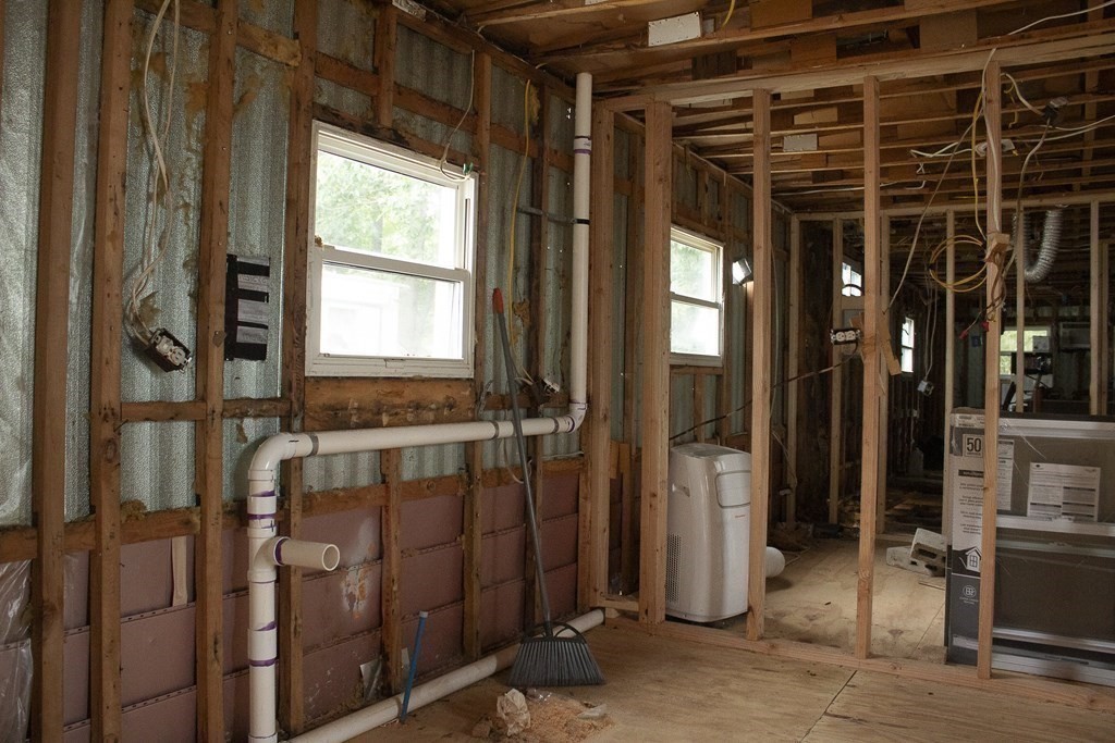 14 Chesapeake Road Holbrook, MA 02343 - Photo 7 of 23 Gallery Image 7