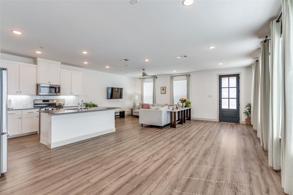 8833 Phoebe Road Frisco, TX 75035 - Photo 4 of 12 Gallery Image 4