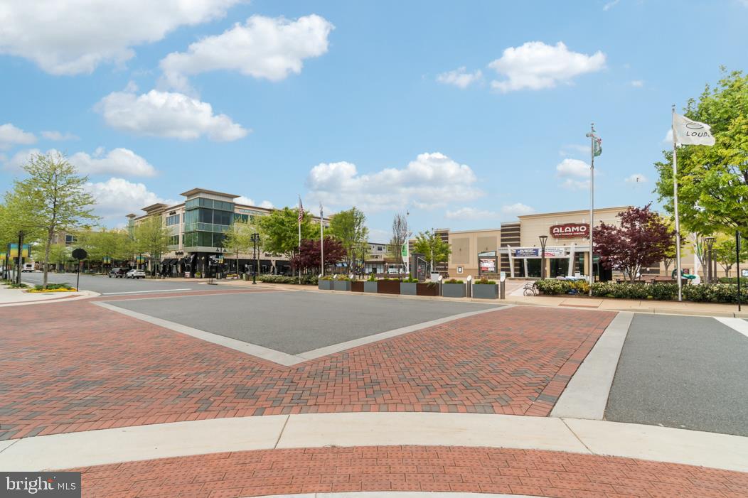 44721 Ellsworth Terrace Ashburn, VA 20147 - Photo 48 of 51 a view of a city