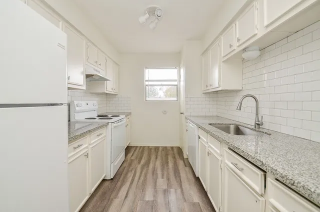 $1,350 | 1300 Eagle Lake Road, Unit 16, Sealy, TX 77474