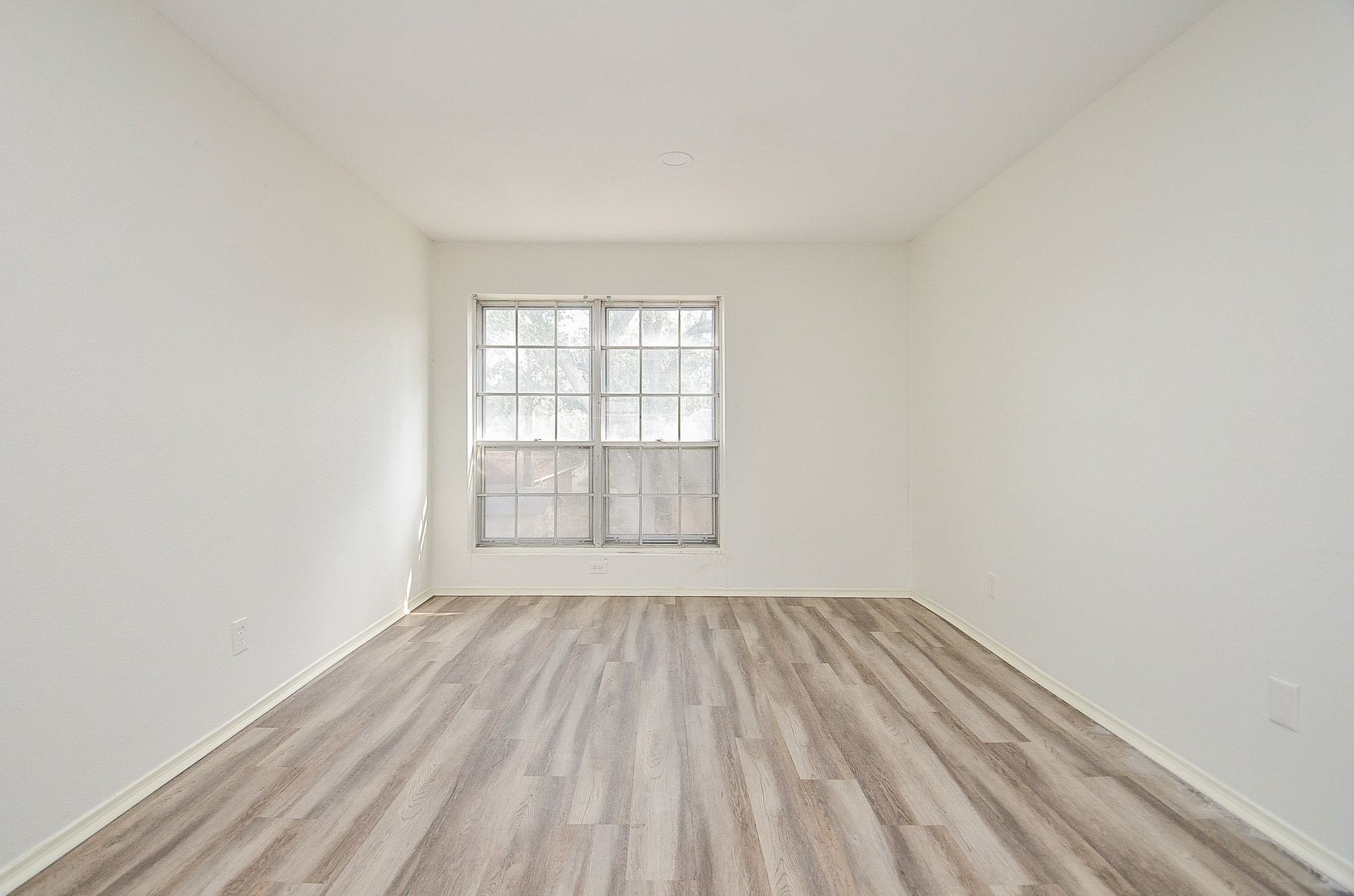 1300 Eagle Lake Road, Unit 16 Sealy, TX 77474 - Photo 7 of 11