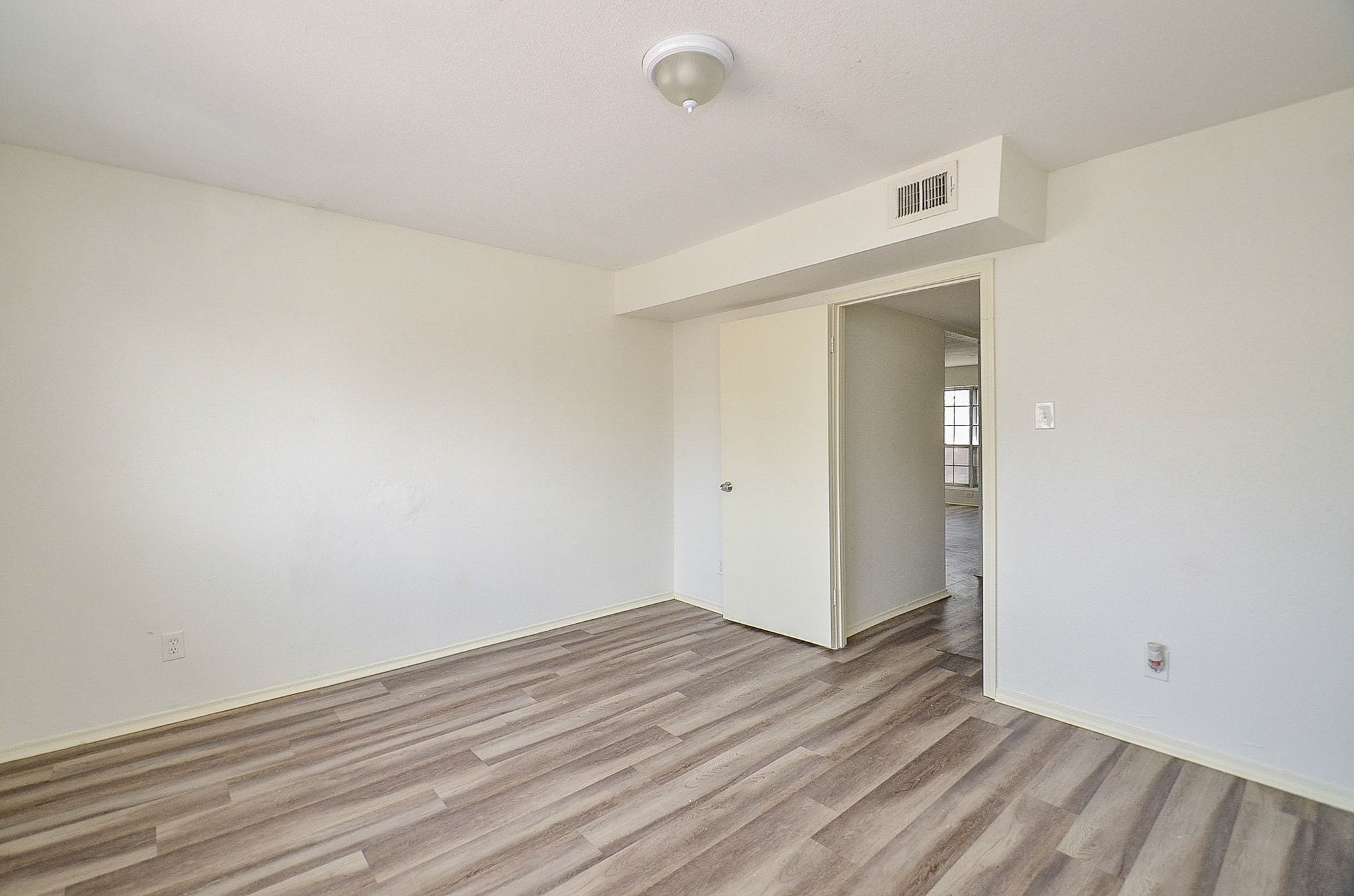 1300 Eagle Lake Road, Unit 16 Sealy, TX 77474 - Photo 8 of 11