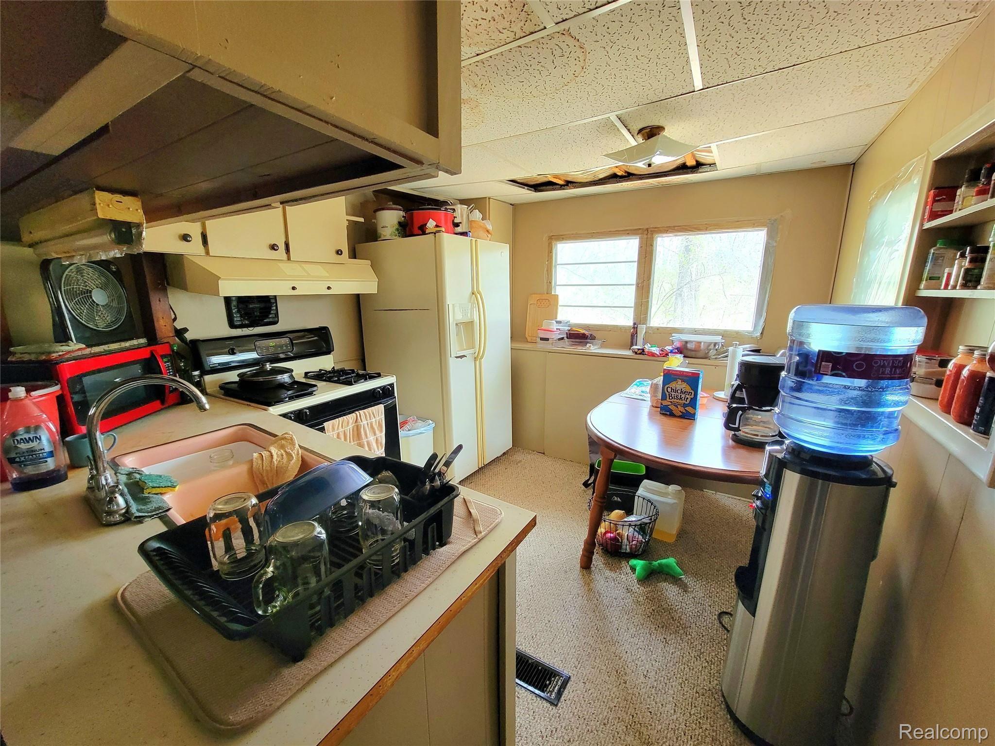 6700 Bentley Lake Road Pinckney, MI 48169 - Photo 22 of 23 Kitchen in trailer portion