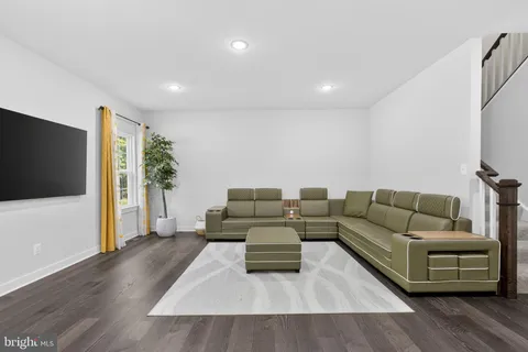 $597,000 | 532 Luchu Way, Newark, DE 19702