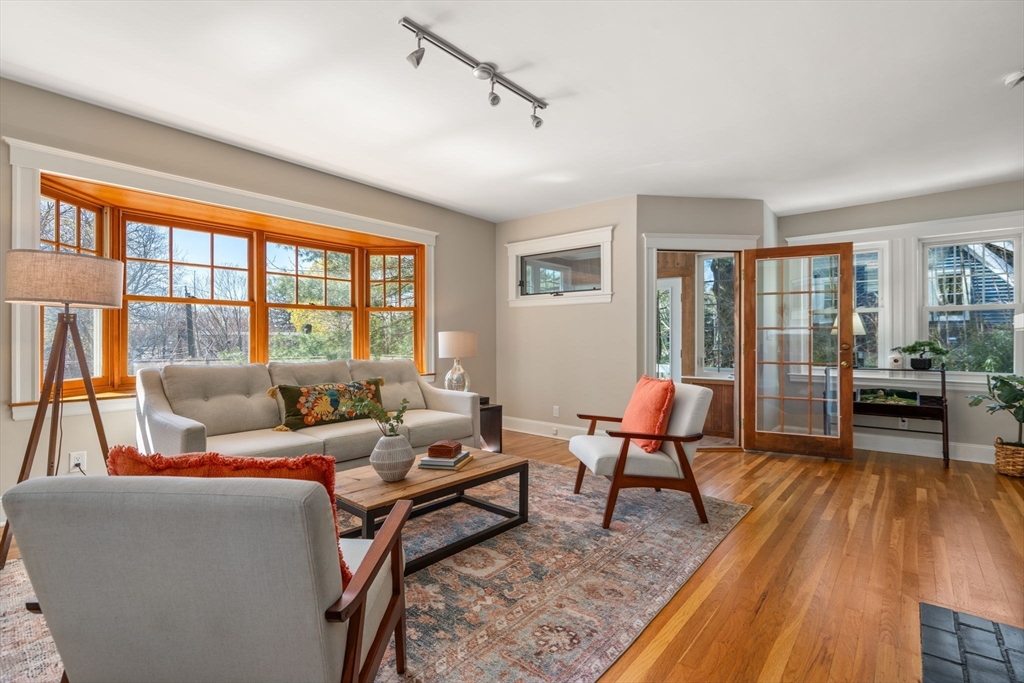 22 Fells Road Winchester, MA 01890 - Photo 3 of 38 Gallery Image 3