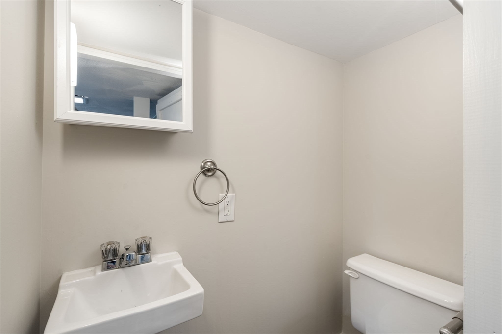 22 Fells Road Winchester, MA 01890 - Photo 32 of 38 Gallery Image 32