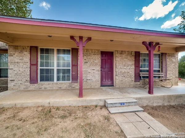 $274,900 | 4979 Farm To Market Road 1343, Devine, TX 78016