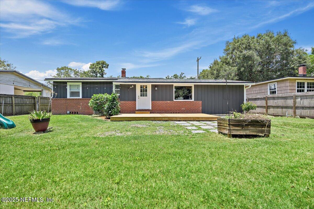 6325 Temple Road Jacksonville, FL 32217 - Photo 16 of 18 16-Exterior Back