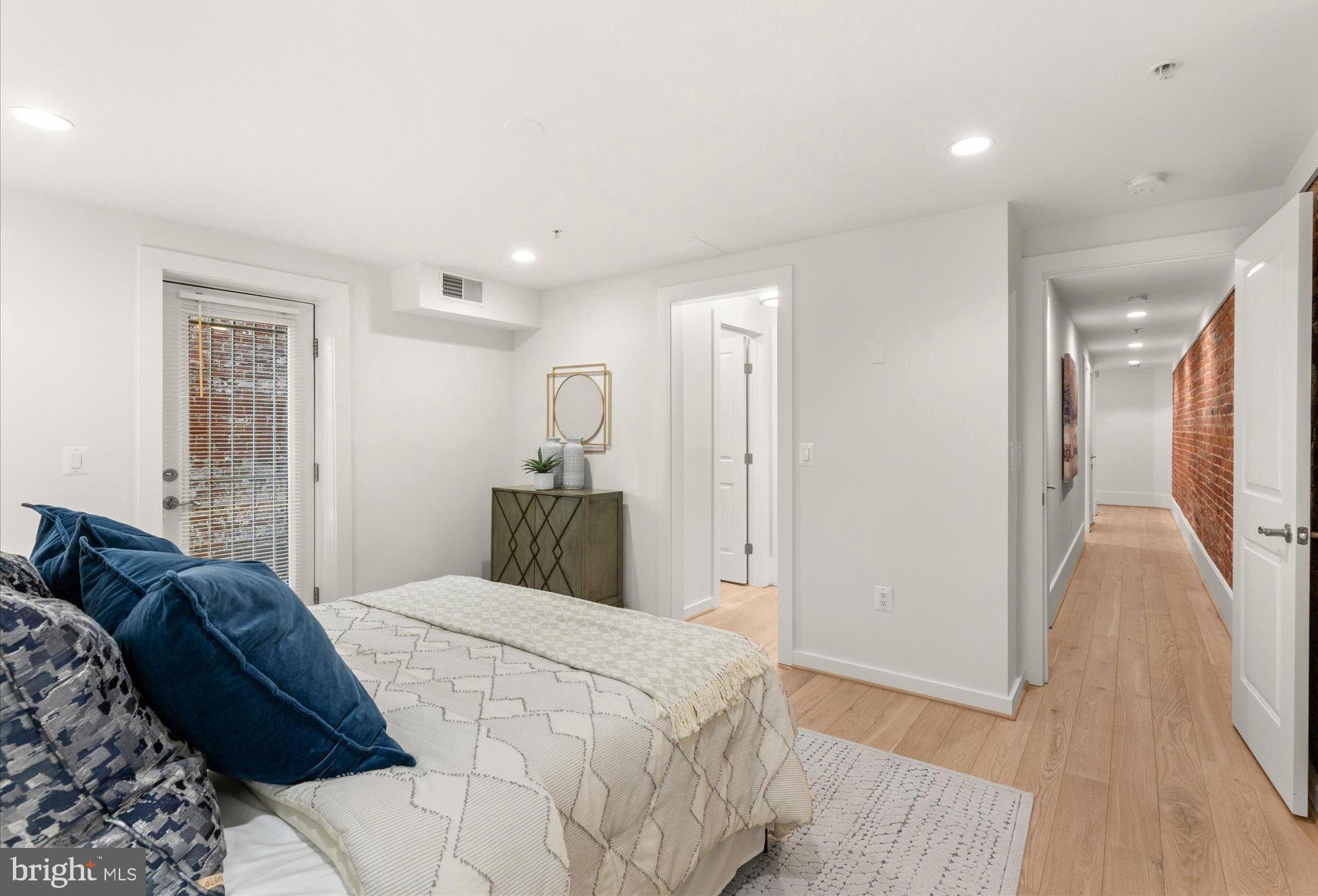 1617 Swann Street Northwest, Unit 1 Washington, DC 20009 - Photo 12 of 22 Primary view of en suite