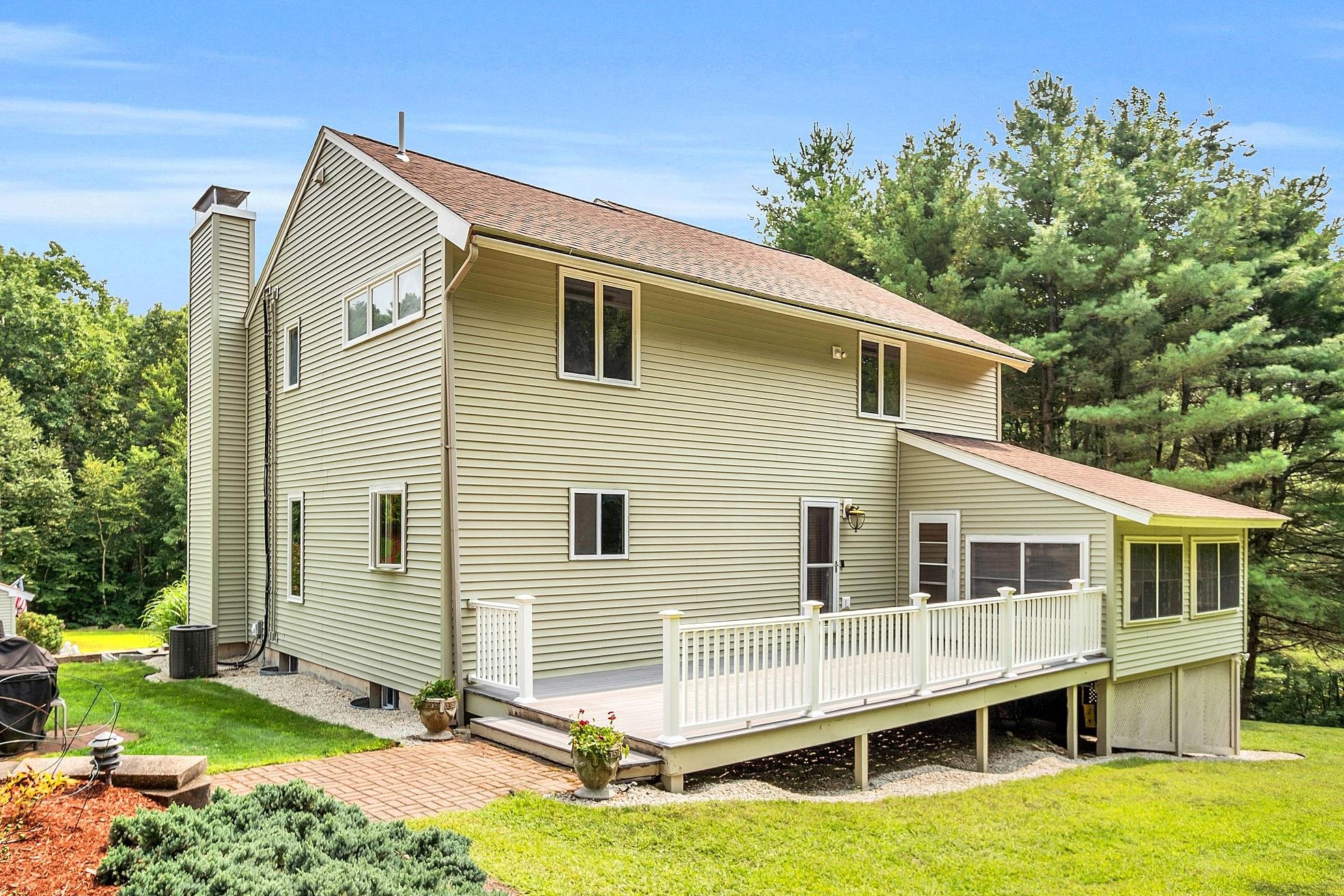 52 Sharon Road Windham, NH 03087 - Photo 2 of 40