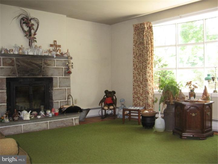 1203 Miller Road Pottstown, PA 19465 - Photo 4 of 11