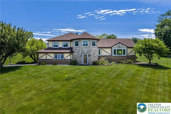 $695,000 | 947 Tamenend Road, Bath, PA 18014