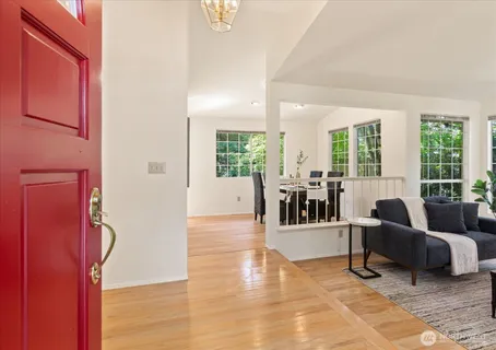 $875,000 | 6631 114th Avenue Southeast, Bellevue, WA 98006