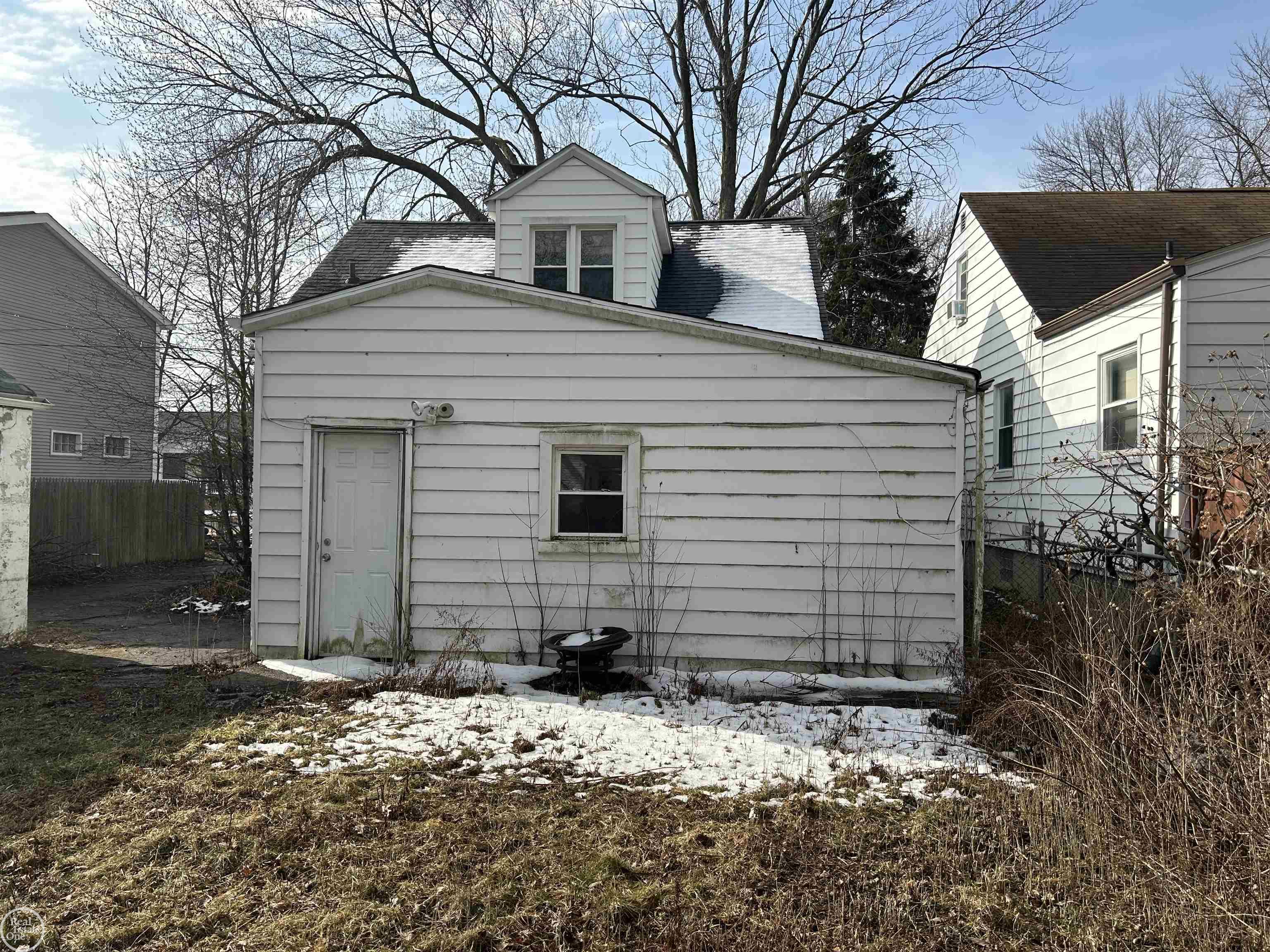 22101 Ridgeway Street St. Clair Shores, MI 48080 - Photo 6 of 9