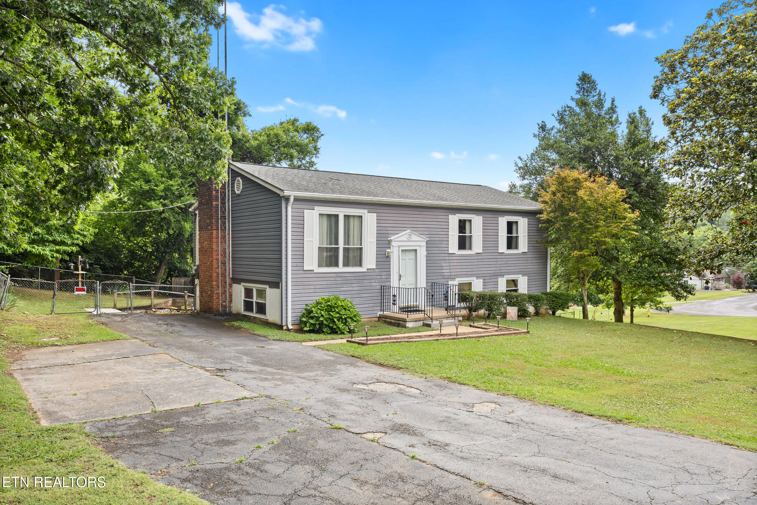 5301 Fontaine Road Knoxville, TN 37920 - Photo 1 of 57 1_5301 fontaine road-41
