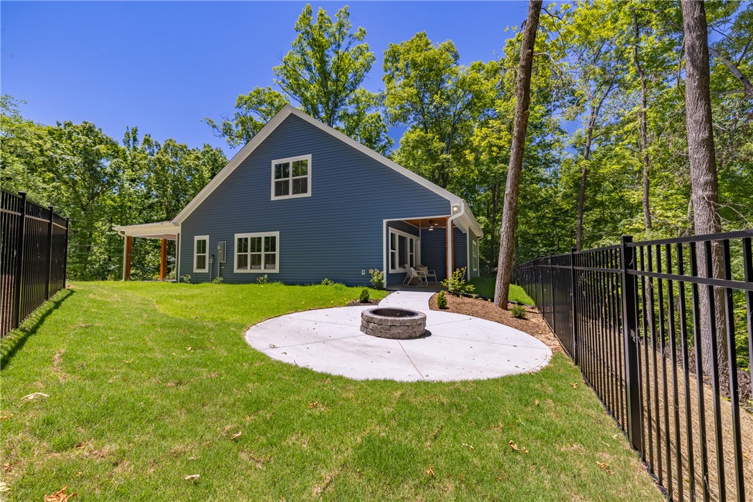 322 Oconee Avenue Westminster, SC 29693 - Photo 30 of 43