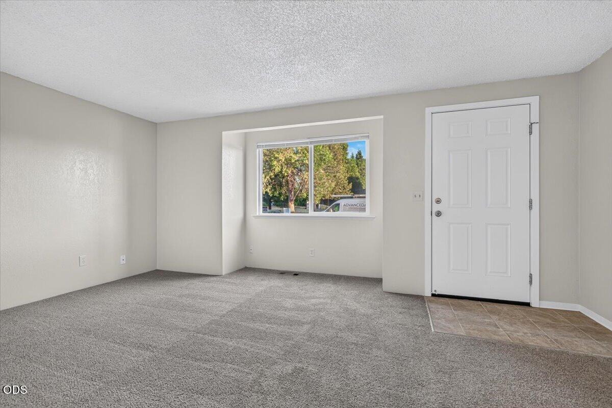 211 West Bolz Road Phoenix, OR 97535 - Photo 7 of 26