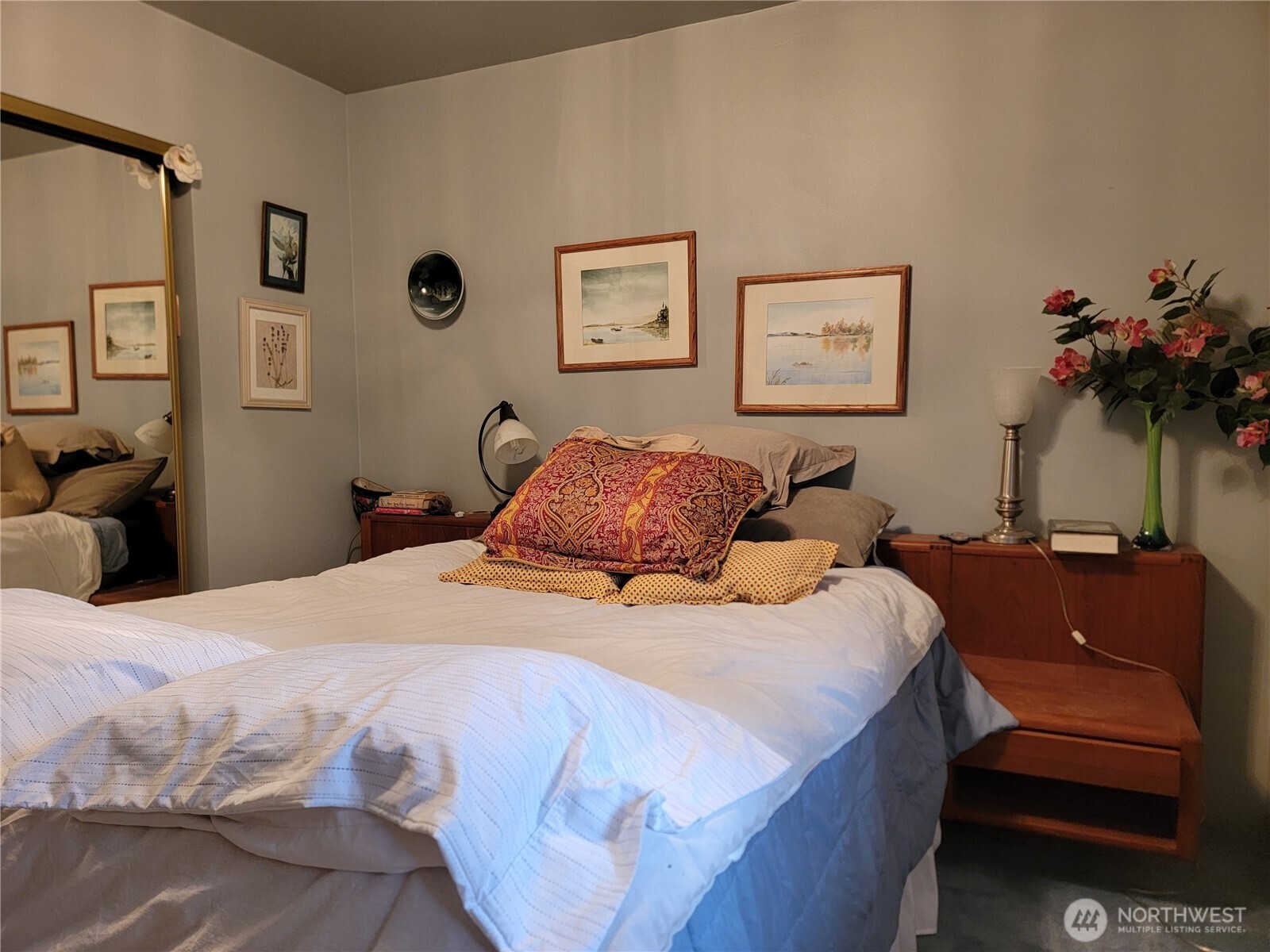 55 Gold Mountain Road Republic, WA 99166 - Photo 16 of 40 a bedroom with bed and a couch