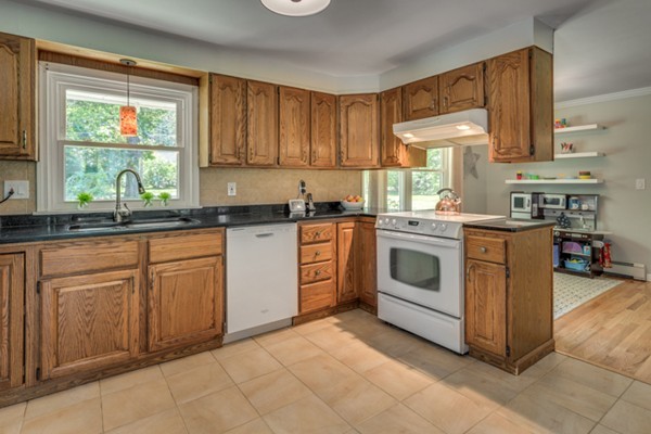 140 Spectacle Pond Road Littleton, MA 01460 - Photo 9 of 29 Gallery Image 9