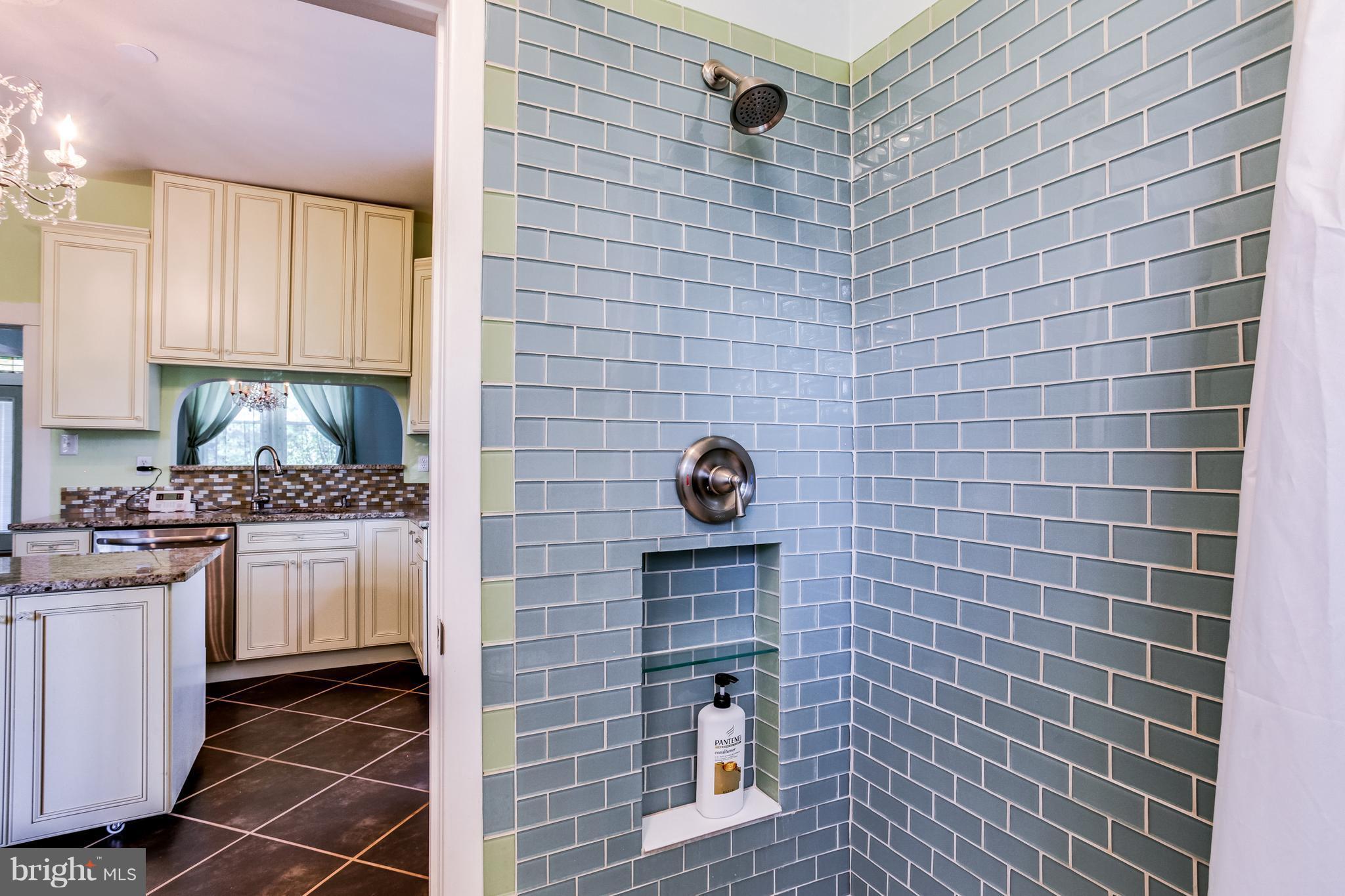 2217 Sulphur Spring Road Baltimore, MD 21227 - Photo 15 of 30 Full Bath