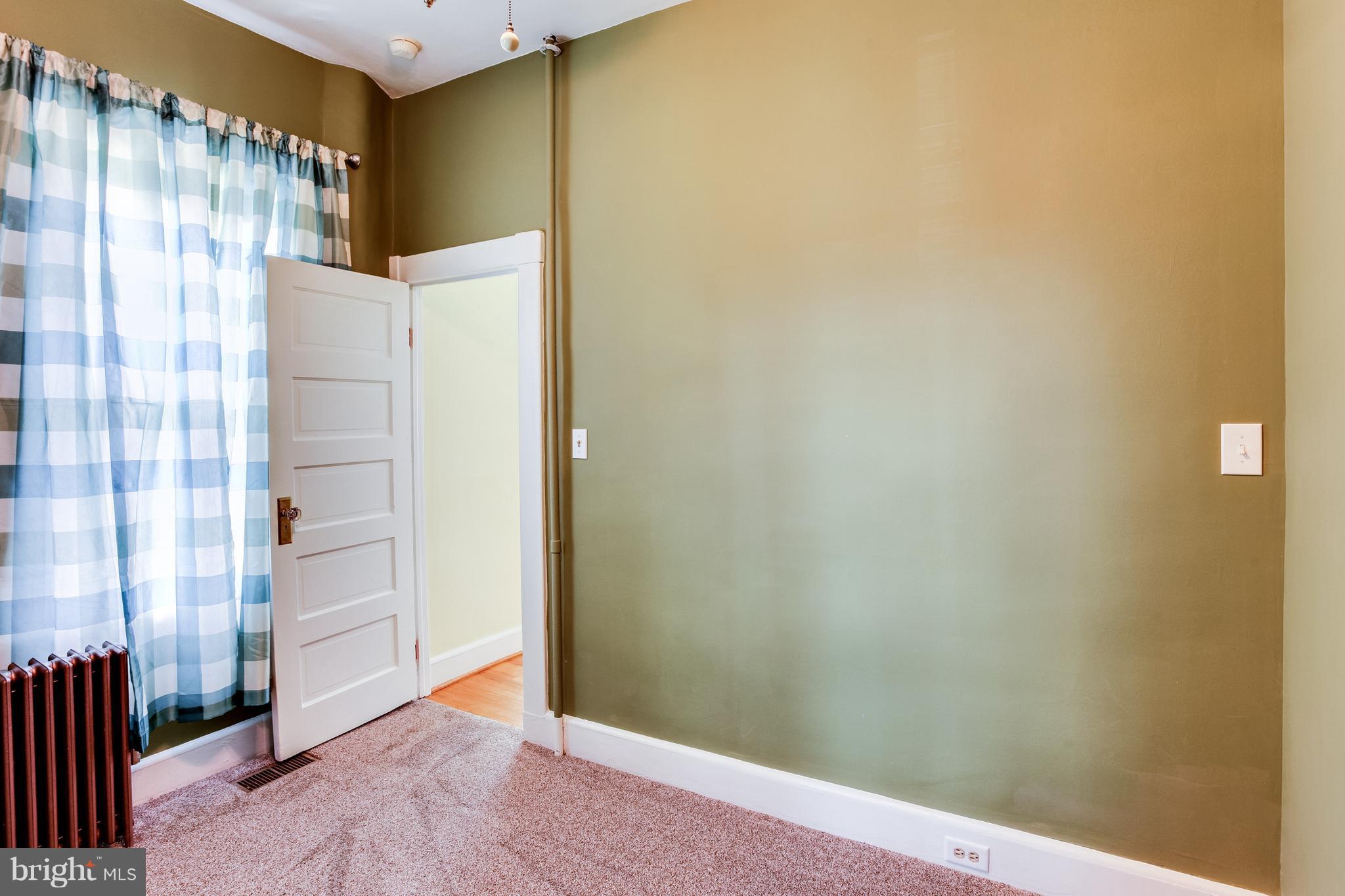 2217 Sulphur Spring Road Baltimore, MD 21227 - Photo 8 of 30 Main Level Bonus Room
