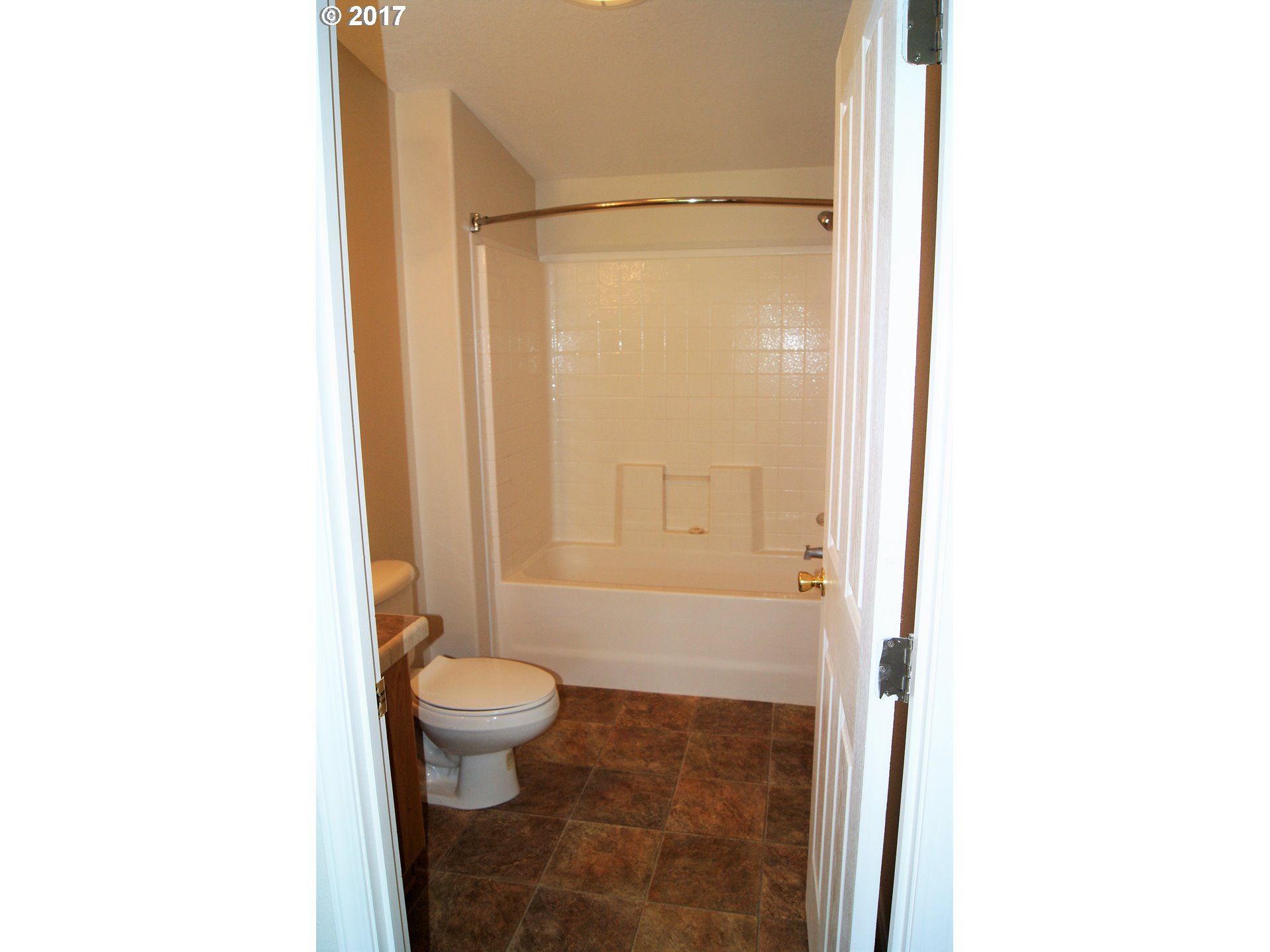 25501 Lawrence Road Junction City, OR 97448 - Photo 7 of 29 Bathroom