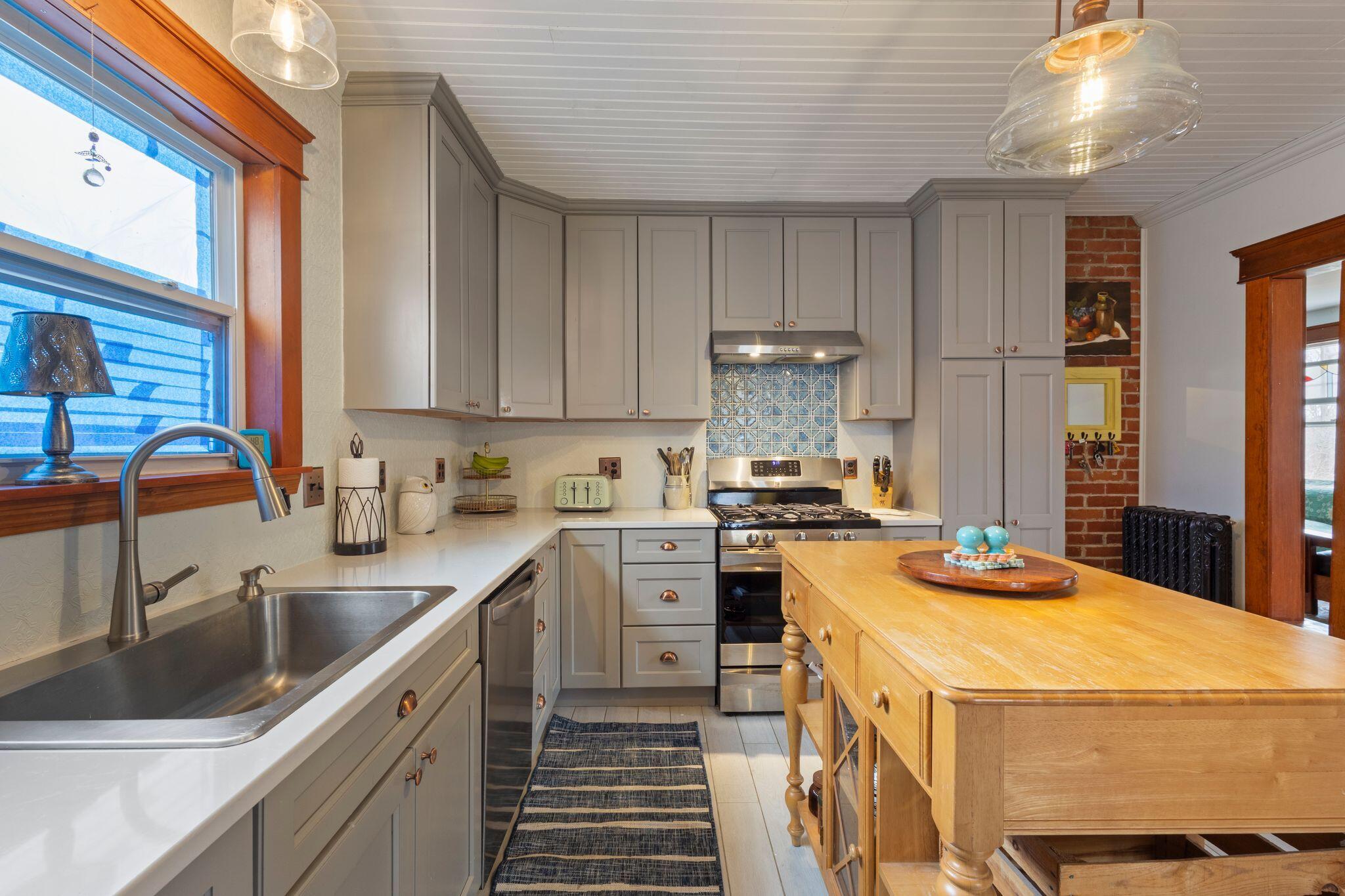 172 Hamilton Road Waterboro, ME 04087 - Photo 8 of 48 Kitchen