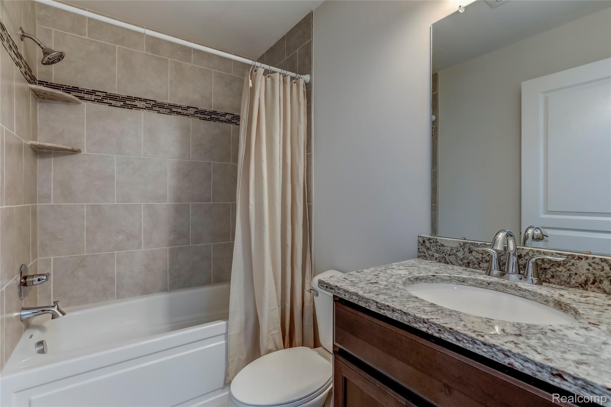 403 1st Street Rochester, MI 48307 - Photo 33 of 40 403 1st Street, Rochester, MI-33.jpg-FULL