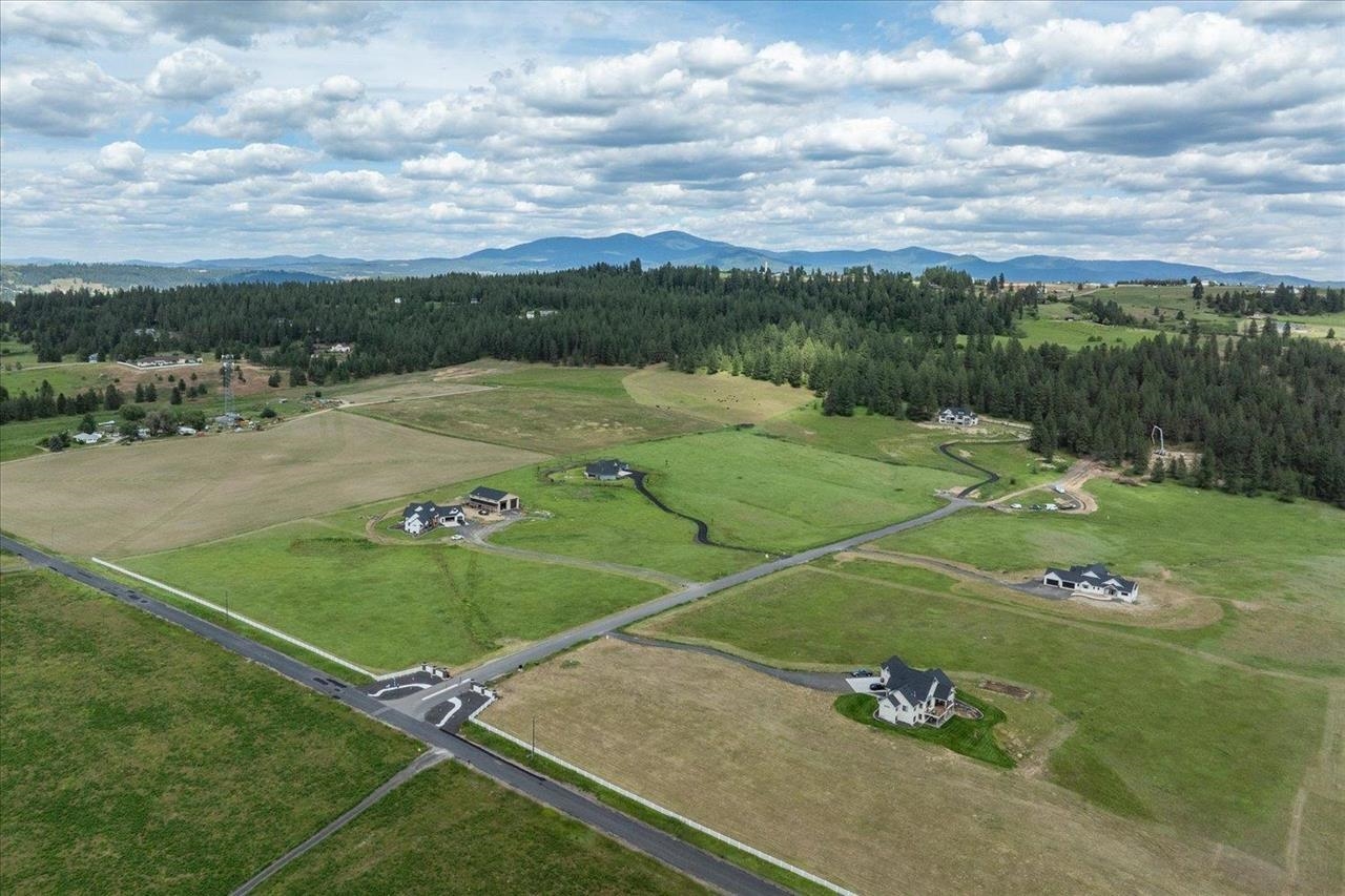 6303 East Foxtrot Lane Colbert, WA 99005 - Photo 38 of 42