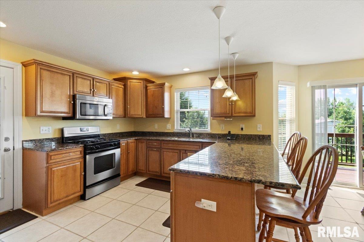 1704 Kingsbury Road Washington, IL 61571 - Photo 14 of 68 Gallery Image 14