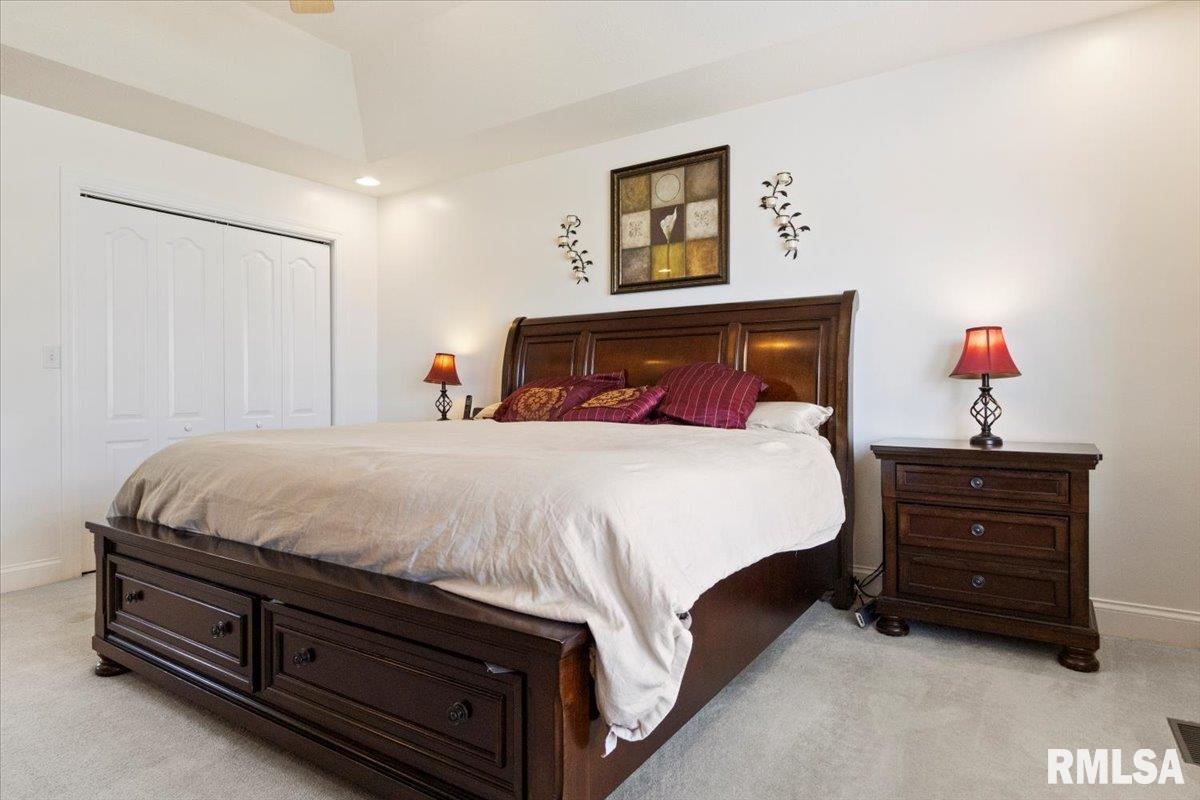 1704 Kingsbury Road Washington, IL 61571 - Photo 23 of 68 Gallery Image 23