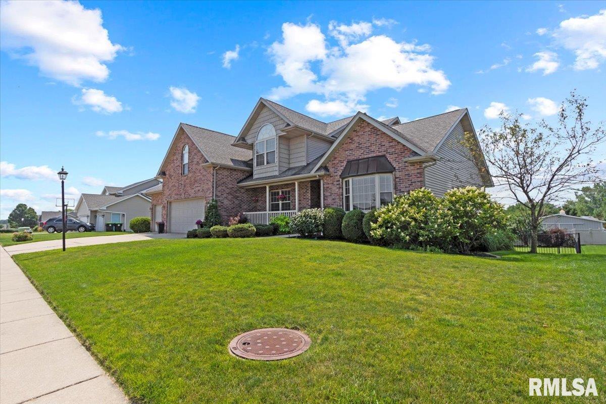 1704 Kingsbury Road Washington, IL 61571 - Photo 3 of 68 Gallery Image 3