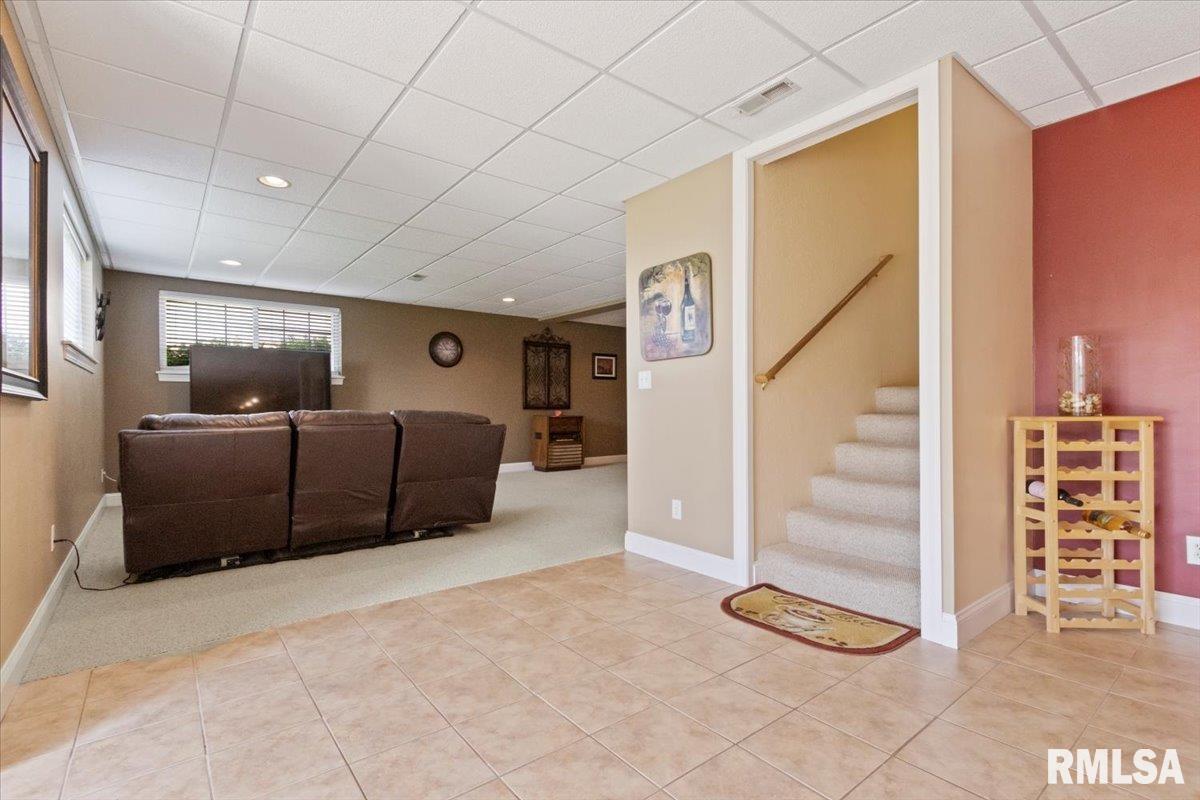 1704 Kingsbury Road Washington, IL 61571 - Photo 31 of 68 Gallery Image 31