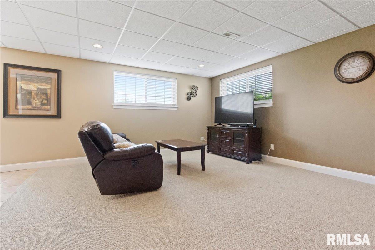 1704 Kingsbury Road Washington, IL 61571 - Photo 38 of 68 Gallery Image 38