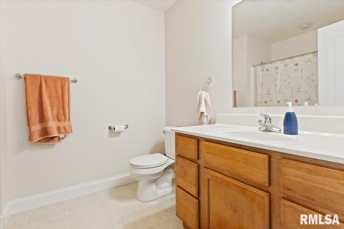 1704 Kingsbury Road Washington, IL 61571 - Photo 43 of 68 Gallery Image 43