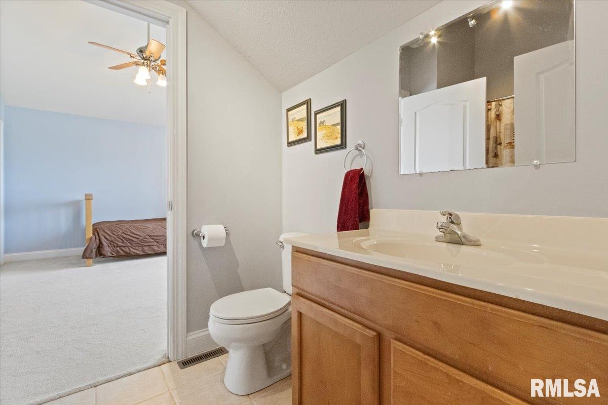 1704 Kingsbury Road Washington, IL 61571 - Photo 47 of 68 Gallery Image 47
