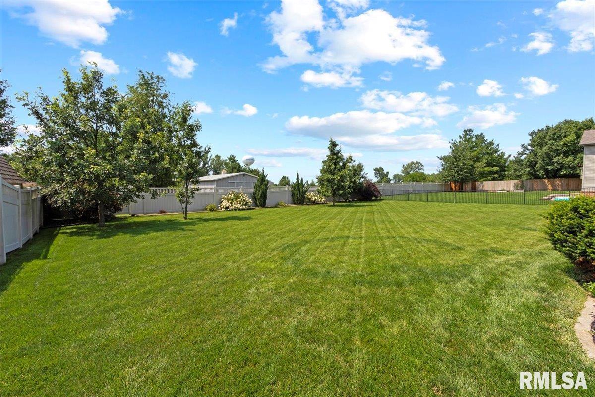 1704 Kingsbury Road Washington, IL 61571 - Photo 55 of 68 Gallery Image 55