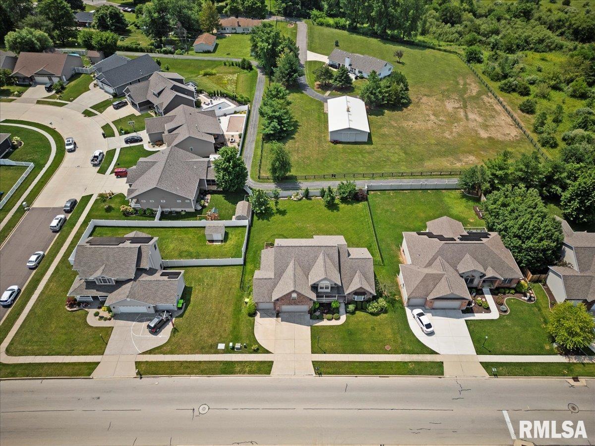 1704 Kingsbury Road Washington, IL 61571 - Photo 64 of 68 Gallery Image 64