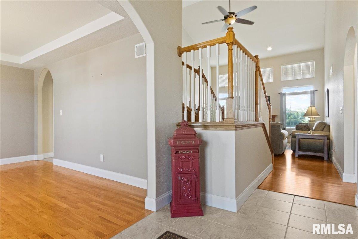 1704 Kingsbury Road Washington, IL 61571 - Photo 7 of 68 Gallery Image 7